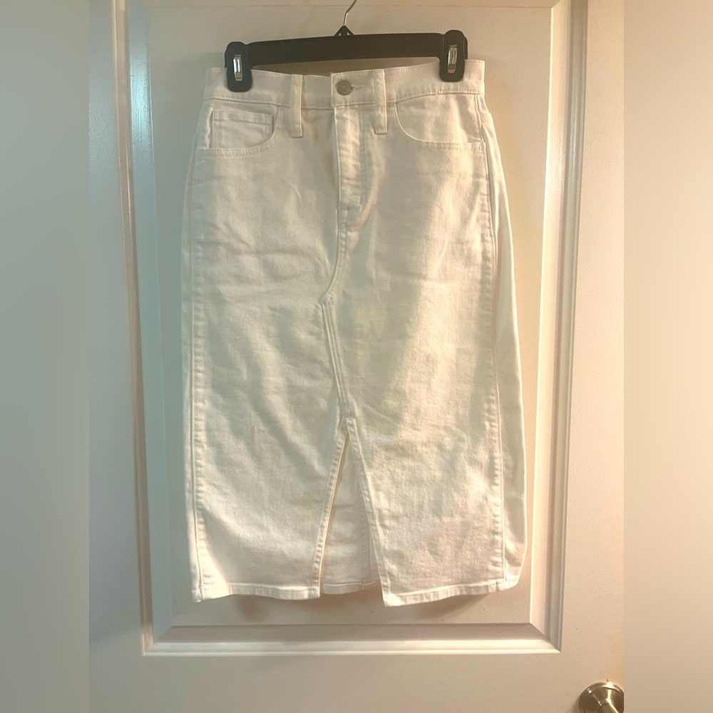 EUC: J.CREW White Denim Skirt, Size 25